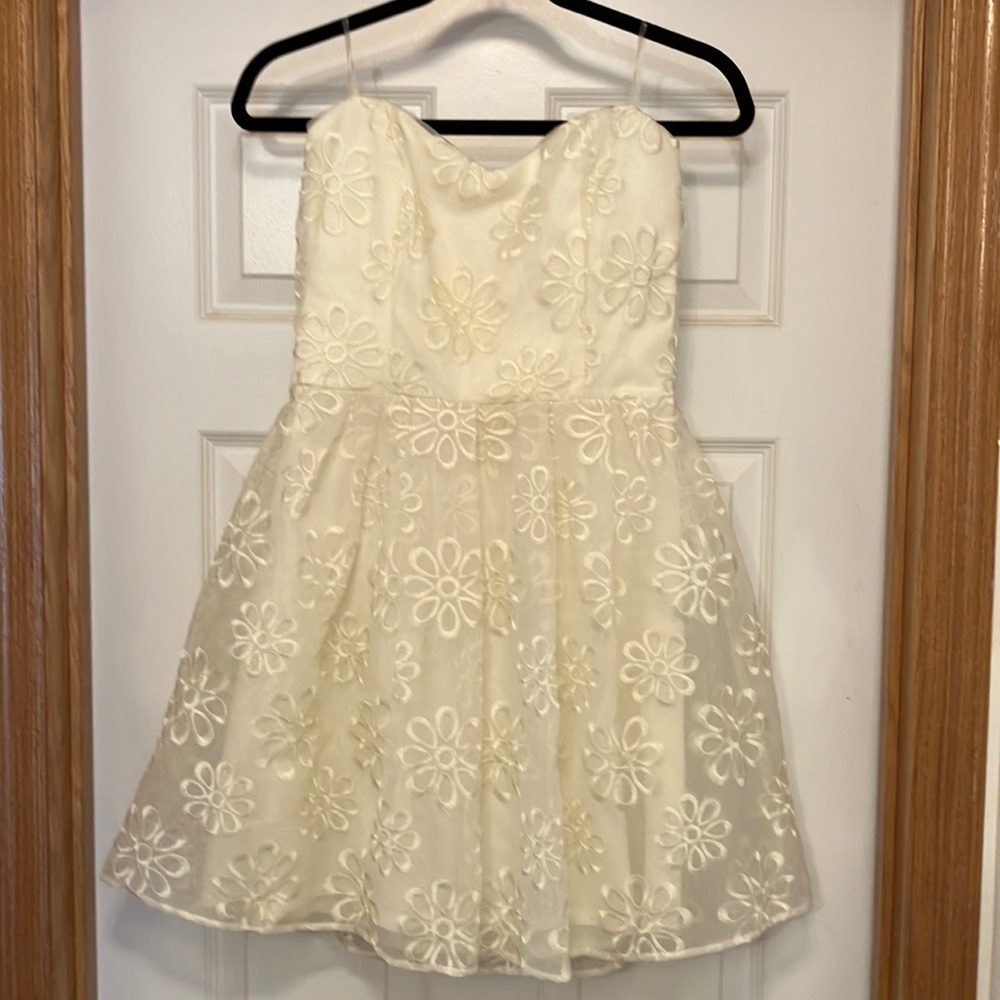 Francesas dress size M NWT